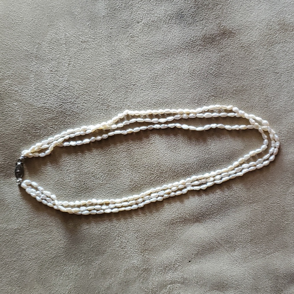 Five pieces vintage jewelry, Estate Costume Jewelry.